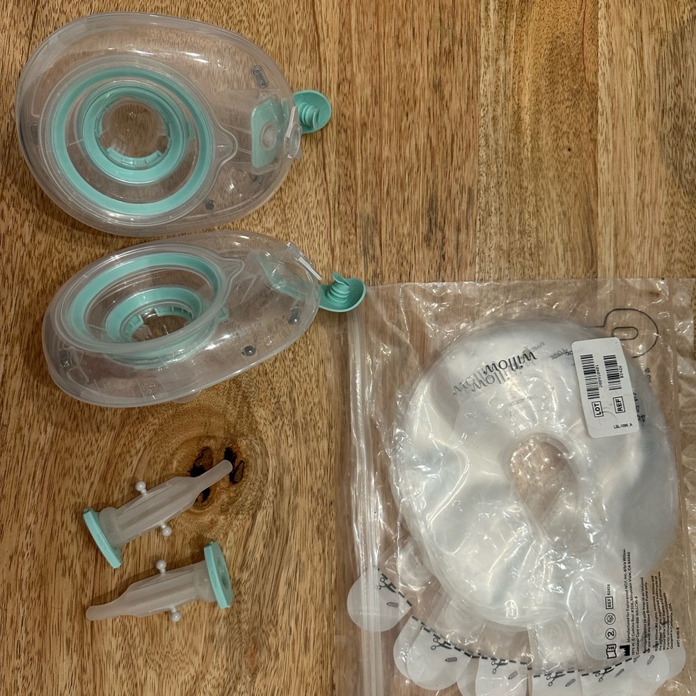 COPY - 2pk Willow 24mm reusable milk container with 2 flex tubes